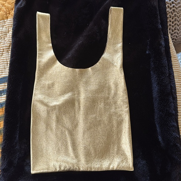 Baggu extra large soft gold leather tote bag - Picture 7 of 7
